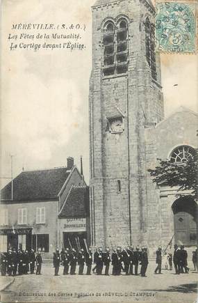 CPA FRANCE 91 "Méréville, Les fêtes de la mutualité, le cortège devant l'église"