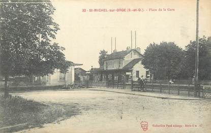 CPA FRANCE 91 " St Michel sur Orge, Place de la gare".
