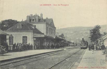 CPA FRANCE 71 " Le Creusot, Gare des Voyageurs".
