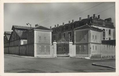 CPSM FRANCE 69 " Lyon Gerland, La caserne de la Mouche rue Croix Barret".