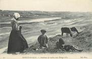 29 Finistere CPA FRANCE 29 " Pointe du Raz, Gardeuse de vaches aux étangs". / FOLKLORE