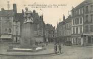 45 Loiret CPA FRANCE 45 " Pithiviers, La Place du Martroi et la Rue des Quatre Vents".