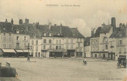 CPA FRANCE 45 " Pithiviers, La place du Martroy".