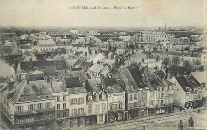 CPA FRANCE 45 " Pithiviers, Place du Martroi".