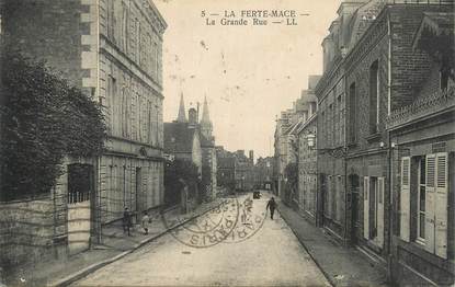 CPA FRANCE 61 "La Ferté Macé, La grande rue".