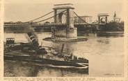 30 Gard CPA FRANCE 30 "Beaucaire, le pont suspendu" / PENICHE / BATELLERIE