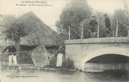 CPA FRANCE 38 " La Tour du Pin, La pêche dans la Bourbre".