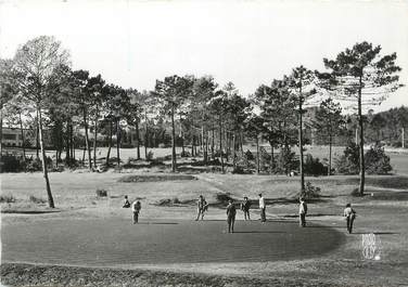 CPSM FRANCE 06 " Mougins, Le terrain de golf du Cannes Country Club du Quartier de Ste Basile". / GOLF