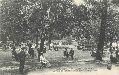 CPA FRANCE 70 " Luxeuil les Bains, Le parc de l'établissement pendant le concert".