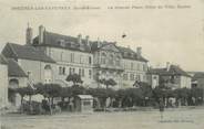 70 Haute SaÔne CPA FRANCE 70 " Breurey les Faverney, La grande place, Hôtel de Ville, Ecoles".