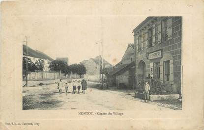 CPA FRANCE 70 " Montot, Centre du village".