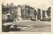 02 Aisne CPA FRANCE 02 " St Quentin, Monument aux morts".