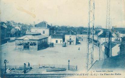 CPA FRANCE 44 " Pont Château, La place des Halles".