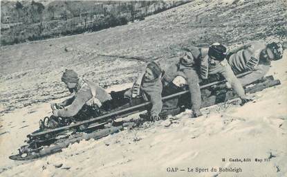 CPA FRANCE 05 " Gap, Le sport du Bobsleigh".