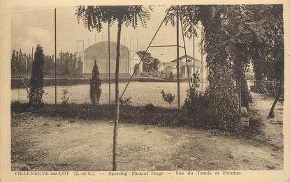 CPA FRANCE 47 " Villeneuve sur Lot, Sporting parasol plage, vue du tennis et fronton".