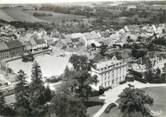 02 Aisne CPSM FRANCE 02 " Vieils Maisons, La place et le château".