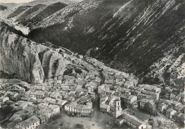 CPSM FRANCE 04 " Les Mées, Vue panoramique aérienne du village".