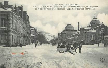 CPA FRANCE 63 " La Bourboule, La place du Centre, le Boulevard de l'Hôtel de Ville et les Termes sous la neige".