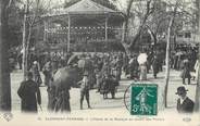 63 Puy De DÔme CPA FRANCE 63 " Clermont Ferrand, L'heure de la musique au jardin des plantes"