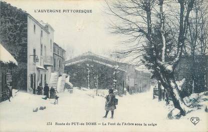 CPA FRANCE 63 " La Font de l'Arbre, Route du Puy de Dome".