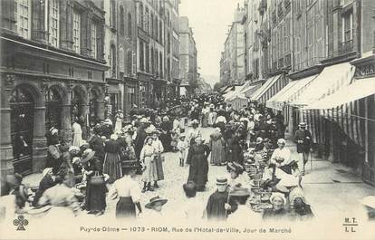 CPA FRANCE 63 " Riom, Rue de l'Hôtel de Ville".