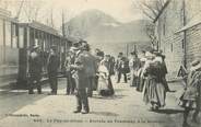 63 Puy De DÔme CPA FRANCE 63 "Le Puy de Dôme, Arrivée du tramway à la Barraque". / TRAMWAY