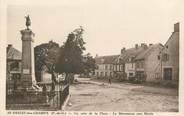 63 Puy De DÔme CPA FRANCE 63 " Ste Priest des Champs, Un coin de la place, le monument aux morts".