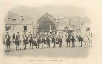 CPA FRANCE 65 " Cauterets, Les guides à cheval".