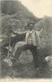 65 Haute PyrÉnÉe CPA FRANCE 65 " Les Pyrénées, Un guide". / FOLKLORE