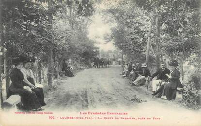 CPA FRANCE 65 "Loures, La route de Barbazan près du Pont".