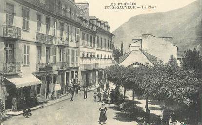 CPA FRANCE 65 " St Sauveur, La place".