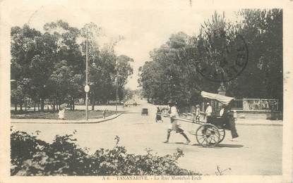 CPA MADAGASCAR "Tananarive, la rue Maréchal Foch"