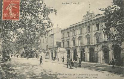 CPA FRANCE 46 " Cahors, L'Hôtel de ville et le Boulevard Gambetta".