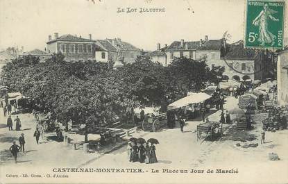 CPA FRANCE 46 " Castelnau Montratier, La place un jour de marché".