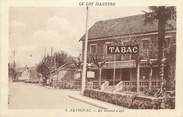 46 Lot CPA FRANCE 46 " Alvignac, Le Grand Café".