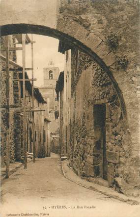 CPA FRANCE 83 " Hyères, La rue Paradis".