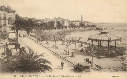 CPA FRANCE 83 " St Raphaël, Le Boulevard Félix Martin".