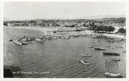 CPSM FRANCE 83 " St Raphaël, Le port".