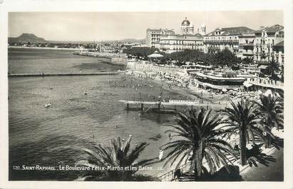 CPSM FRANCE 83 " St Raphaël, Le Boulevard Félix Martin et les bains" .