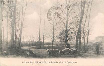 CPA FRANCE 16 " Angoulême, Dans la vallée de l'Anguienne".