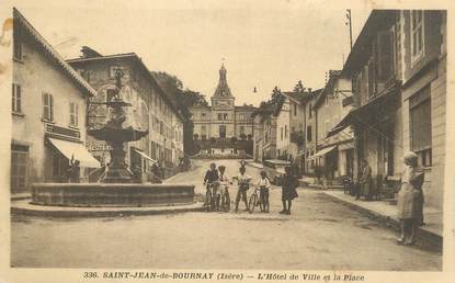 CPA FRANCE 38 " St Jean de Bournay, L'Hôtel de Ville et la place".