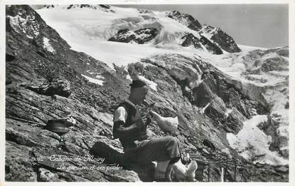 CPSM SUISSE "Ollon, Cabane de Moiry, le gardien et ses poules"