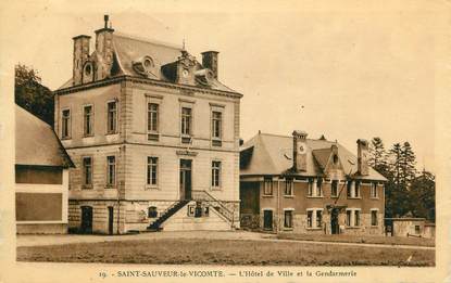 CPA FRANCE 50 "St Sauveur le Vicomte, L'Hôtel de Ville et la Gendarmerie";