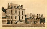 50 Manche CPA FRANCE 50 "St Sauveur le Vicomte, L'Hôtel de Ville et la Gendarmerie";