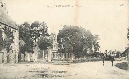 CPA FRANCE 50 " La Meauffe, L'église".