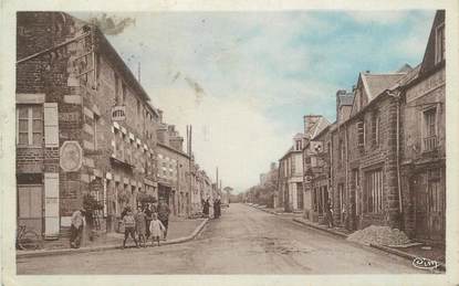 CPA FRANCE 50 " Juvigny le Tertre, Rue de Mortain".