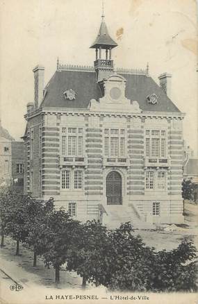 CPA FRANCE 50 "La Haye Pesnel, L'Hôtel de Ville".