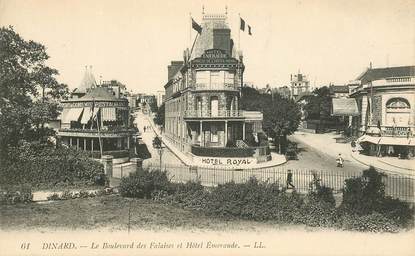 CPA FRANCE 35 "Dinard, le Boulevard des Falaises et hotel Emeraude"