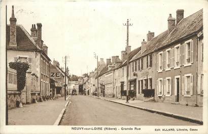 CPA FRANCE 58 " Neuvy sur Loire, Grande rue".