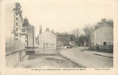 CPA FRANCE 58 " Neuvy sur Loire, Boulevard de la Mairie".